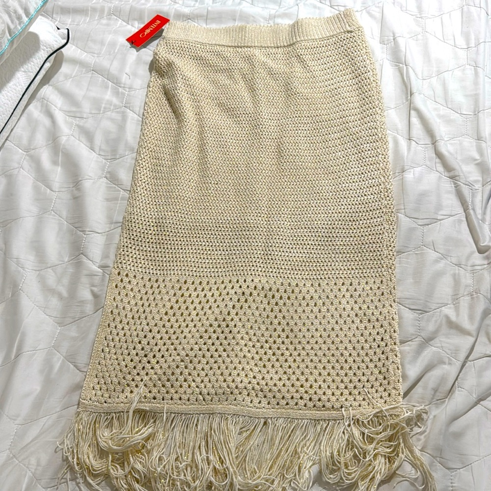 Knit skirt with fringe and lining